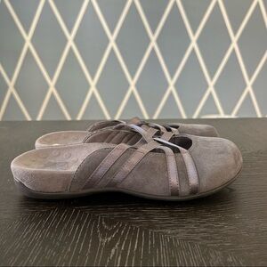Vionic Women's Gray Suede Ballet Claire Comfort Flats size 7